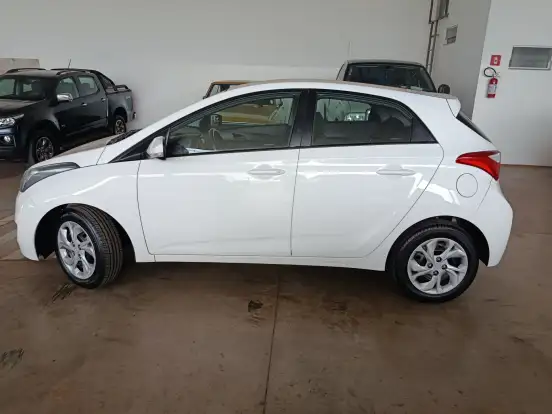 HYUNDAI-HB20-1.0 COMFORT PLUS 12V FLEX 4P MANUAL HYUNDAI-HB20-2017