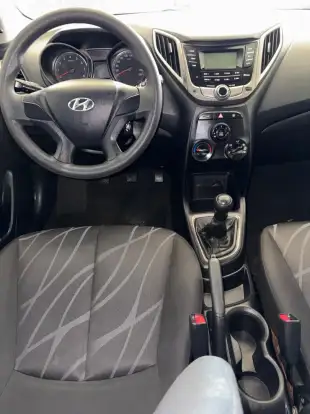 HYUNDAI-HB20-2013