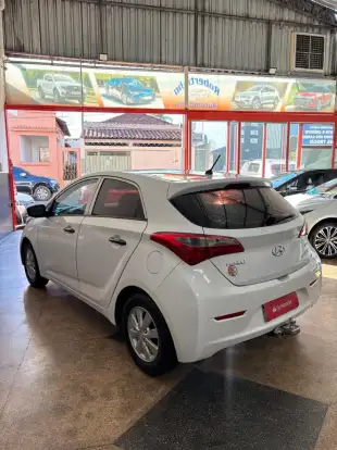 HYUNDAI-HB20-2013