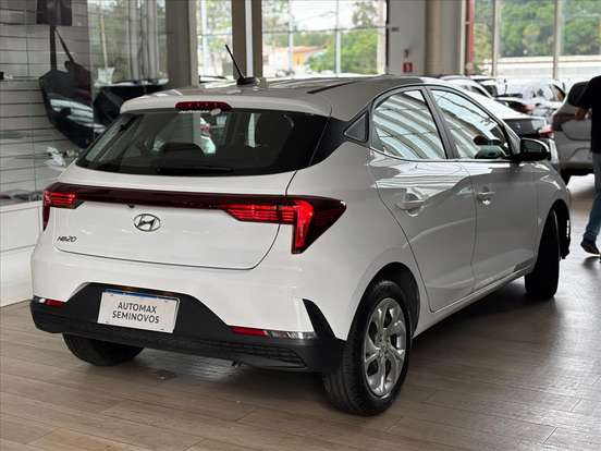 HYUNDAI-HB20-2023