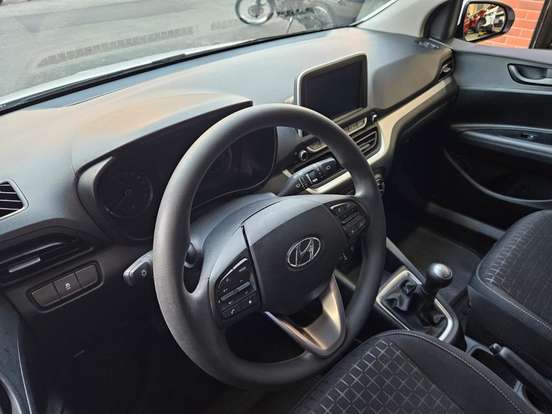 HYUNDAI-HB20-2023