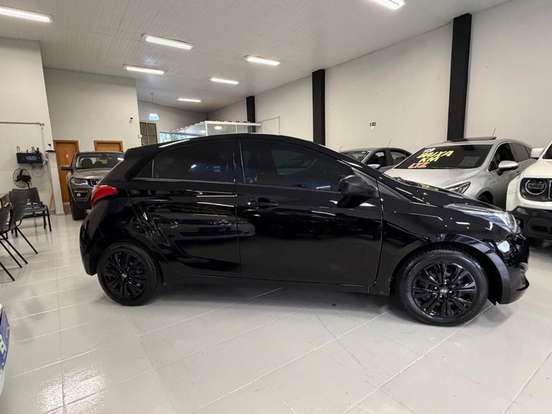 HYUNDAI-HB20-2012