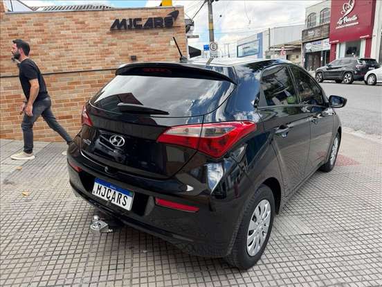 HYUNDAI-HB20-2017