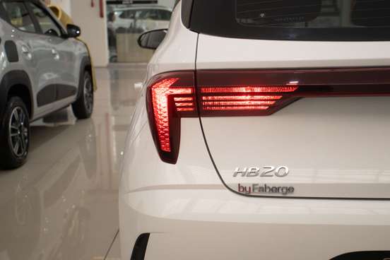 HYUNDAI-HB20-2023