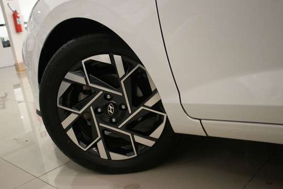 HYUNDAI-HB20-2023