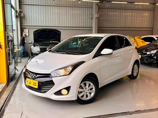HYUNDAI-HB20-1.6 COMFORT PLUS 16V FLEX 4P MANUAL HYUNDAI-HB20-2015
