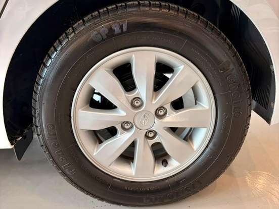 HYUNDAI-HB20-1.6 COMFORT PLUS 16V FLEX 4P MANUAL HYUNDAI-HB20-2015