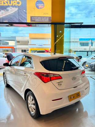 HYUNDAI-HB20-2015