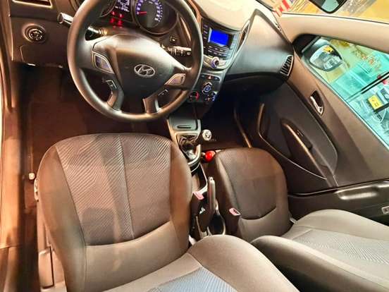 HYUNDAI-HB20-1.6 COMFORT PLUS 16V FLEX 4P MANUAL HYUNDAI-HB20-2015