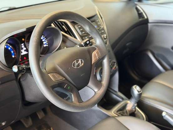 HYUNDAI-HB20-1.6 COMFORT PLUS 16V FLEX 4P MANUAL HYUNDAI-HB20-2017