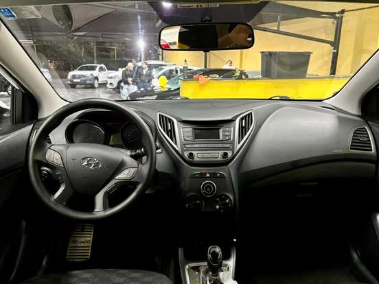 HYUNDAI-HB20-2015