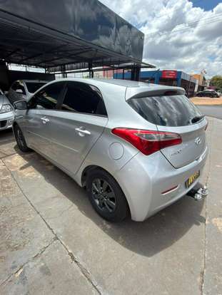 HYUNDAI-HB20-2013