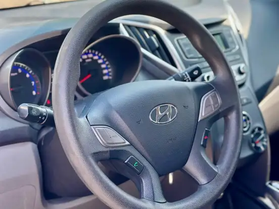 HYUNDAI-HB20S-1.6 COMFORT STYLE 16V FLEX 4P AUTOMÁTICO HYUNDAI-HB20S-2016