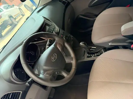 HYUNDAI-HB20S-1.6 PREMIUM 16V FLEX 4P AUTOMÁTICO HYUNDAI-HB20S-2014