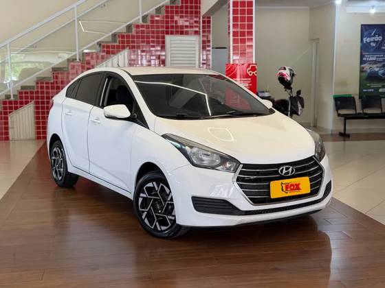 HYUNDAI HB20S 1.6 COMFORT PLUS 16V FLEX 4P AUTOMÁTICO