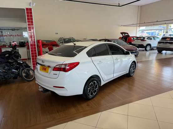HYUNDAI-HB20S-1.6 COMFORT PLUS 16V FLEX 4P AUTOMÁTICO HYUNDAI-HB20S-2017