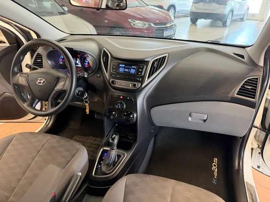 HYUNDAI-HB20S-1.6 COMFORT PLUS 16V FLEX 4P AUTOMÁTICO HYUNDAI-HB20S-2017