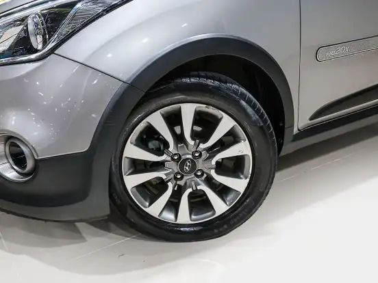 HYUNDAI-HB20X-1.6 16V PREMIUM FLEX 4P AUTOMÁTICO HYUNDAI-HB20X-2017