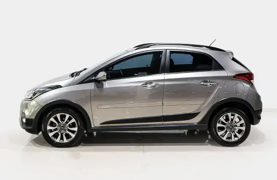 HYUNDAI-HB20X-2017