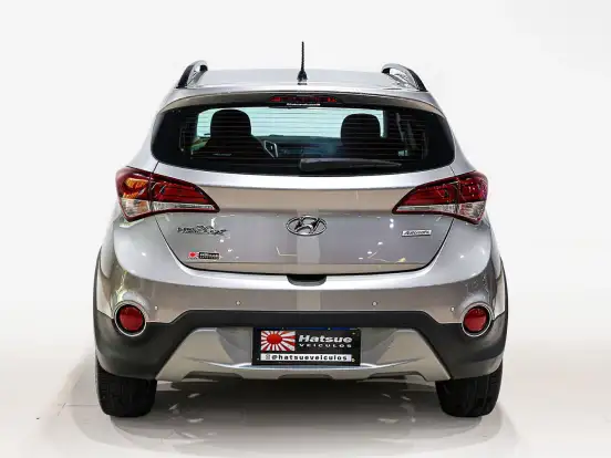 HYUNDAI-HB20X-1.6 16V PREMIUM FLEX 4P AUTOMÁTICO HYUNDAI-HB20X-2017