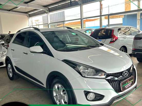 HYUNDAI-HB20X-1.6 16V PREMIUM FLEX 4P AUTOMÁTICO HYUNDAI-HB20X-2014
