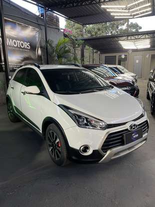 HYUNDAI-HB20X-2016