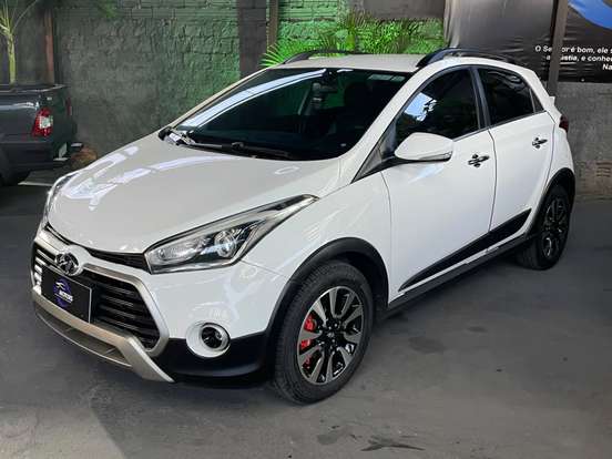 HYUNDAI-HB20X-1.6 16V PREMIUM FLEX 4P AUTOMÁTICO HYUNDAI-HB20X-2016