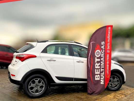 HYUNDAI-HB20X-1.6 16V PREMIUM FLEX 4P AUTOMÁTICO HYUNDAI-HB20X-2015