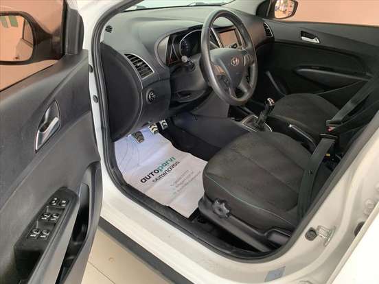 HYUNDAI-HB20X-2018