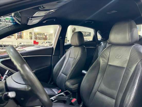 HYUNDAI-I30-1.8 MPI 16V GASOLINA 4P AUTOMATICO HYUNDAI-I30-2015