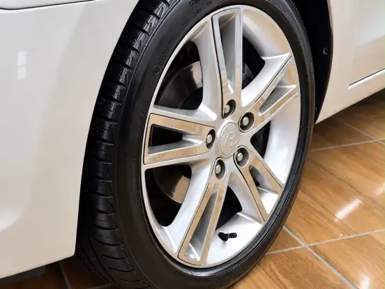 HYUNDAI-I30-2.0 MPFI GLS 16V GASOLINA 4P AUTOMÁTICO HYUNDAI-I30-2011