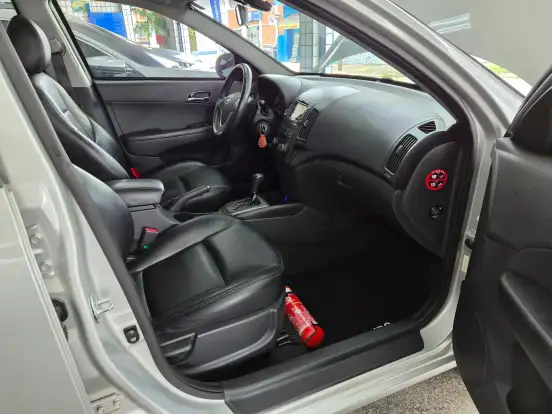 HYUNDAI-I30-2.0 MPFI GLS 16V GASOLINA 4P AUTOMÁTICO HYUNDAI-I30-2011