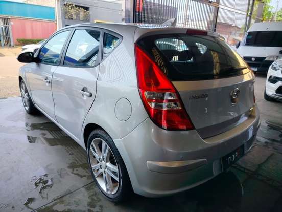 HYUNDAI-I30-2.0 MPFI GLS 16V GASOLINA 4P AUTOMÁTICO HYUNDAI-I30-2009