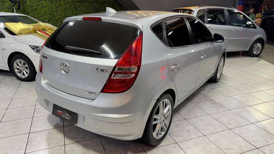 HYUNDAI-I30-2010