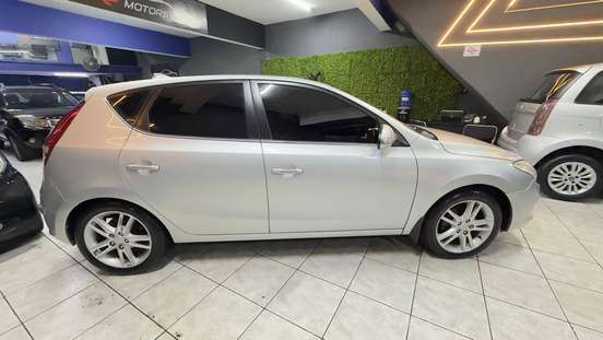 HYUNDAI-I30-2010