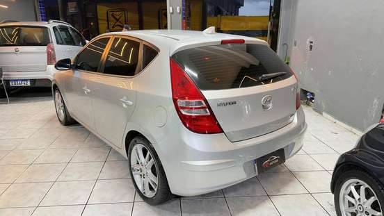 HYUNDAI-I30-2.0 MPI 16V GASOLINA 4P AUTOMÁTICO HYUNDAI-I30-2010