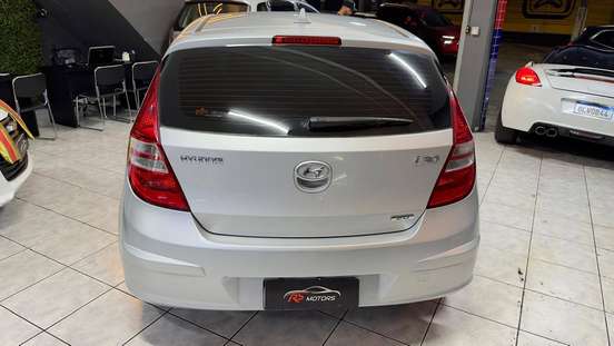 HYUNDAI-I30-2010