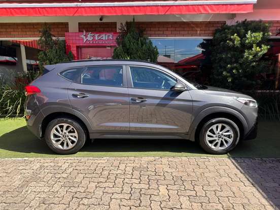 HYUNDAI-TUCSON-2021