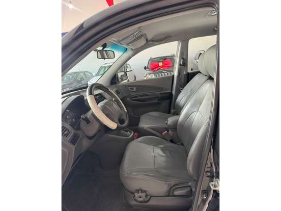 HYUNDAI-TUCSON-2010