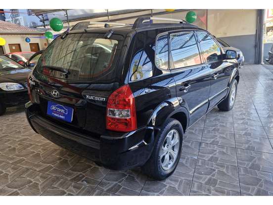 HYUNDAI-TUCSON-2011