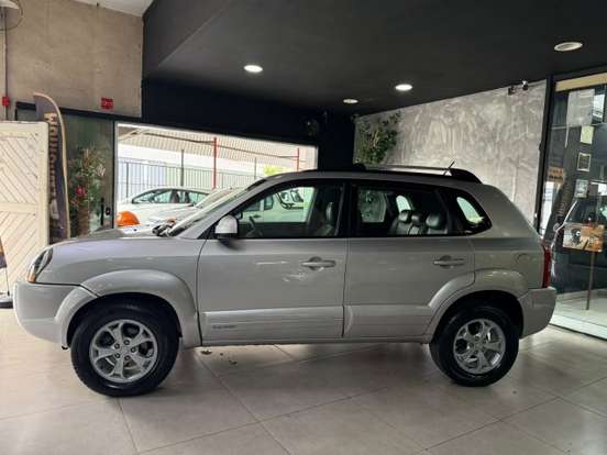 HYUNDAI-TUCSON-2.0 MPFI GLS 16V 143CV 2WD FLEX 4P AUTOMÁTICO HYUNDAI-TUCSON-2015