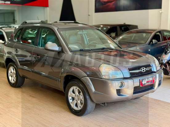 HYUNDAI-TUCSON-2.0 MPFI GLS 16V 143CV 2WD FLEX 4P AUTOMÁTICO HYUNDAI-TUCSON-2015