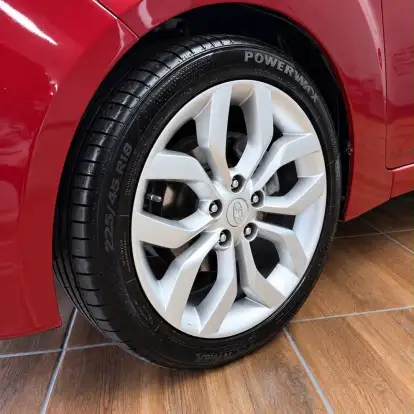 HYUNDAI-VELOSTER-2012