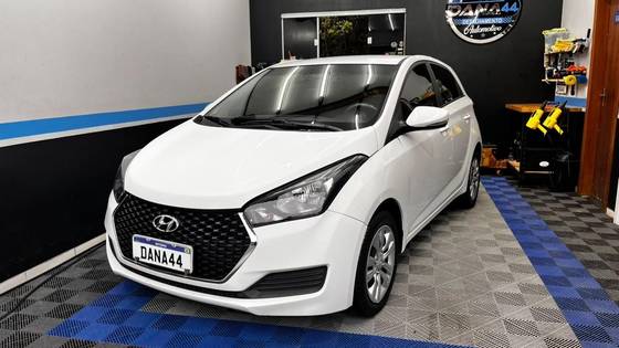 HYUNDAI HB20 1.0 COMFORT PLUS 12V FLEX 4P MANUAL