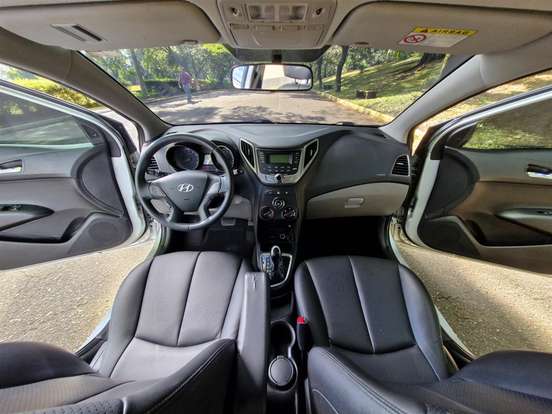 HYUNDAI-HB20-2015