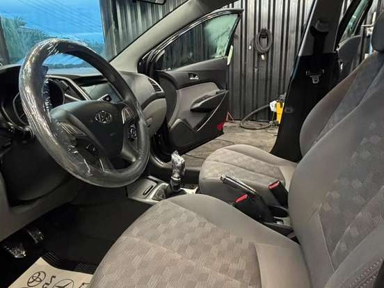 HYUNDAI-HB20S-1.6 COMFORT PLUS 16V FLEX 4P MANUAL HYUNDAI-HB20S-2016