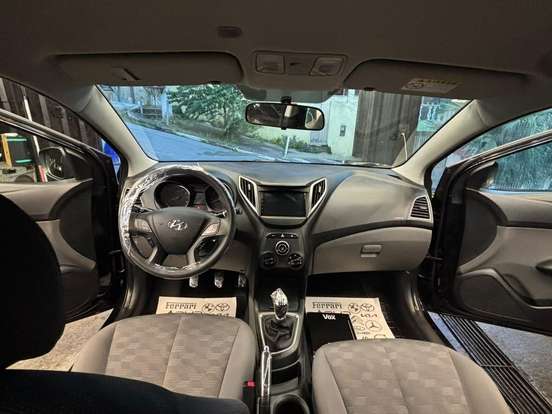 HYUNDAI-HB20S-1.6 COMFORT PLUS 16V FLEX 4P MANUAL HYUNDAI-HB20S-2016