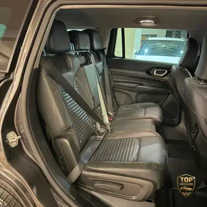 JEEP-COMMANDER-2023