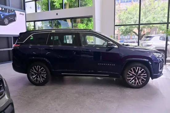 JEEP-COMMANDER-2025