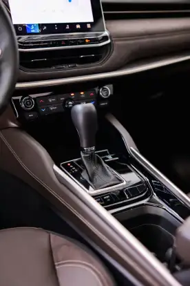 JEEP-COMMANDER-2025